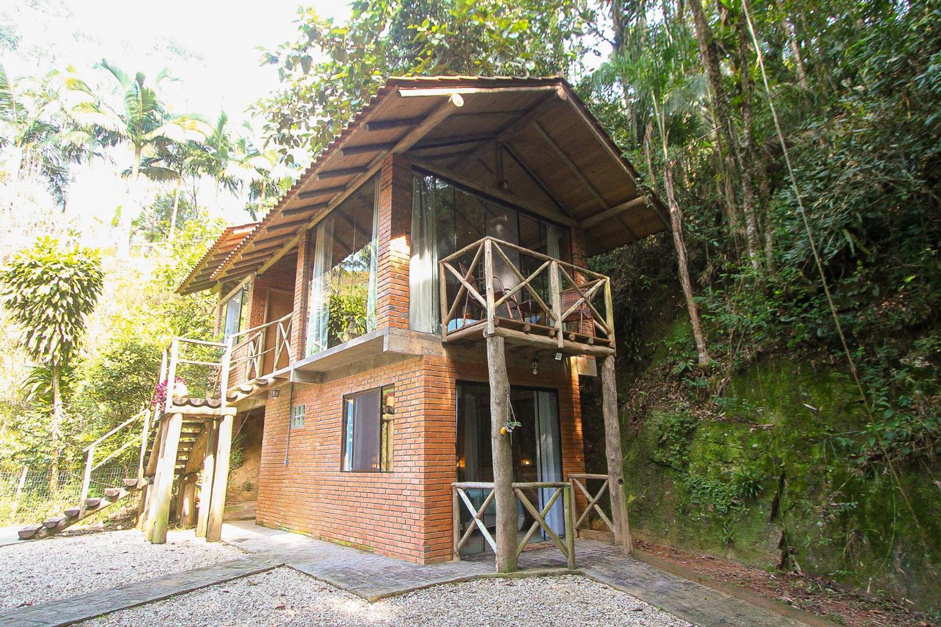 Alojamento de Turismo Selvagem Com Cachoeira No Quintal *