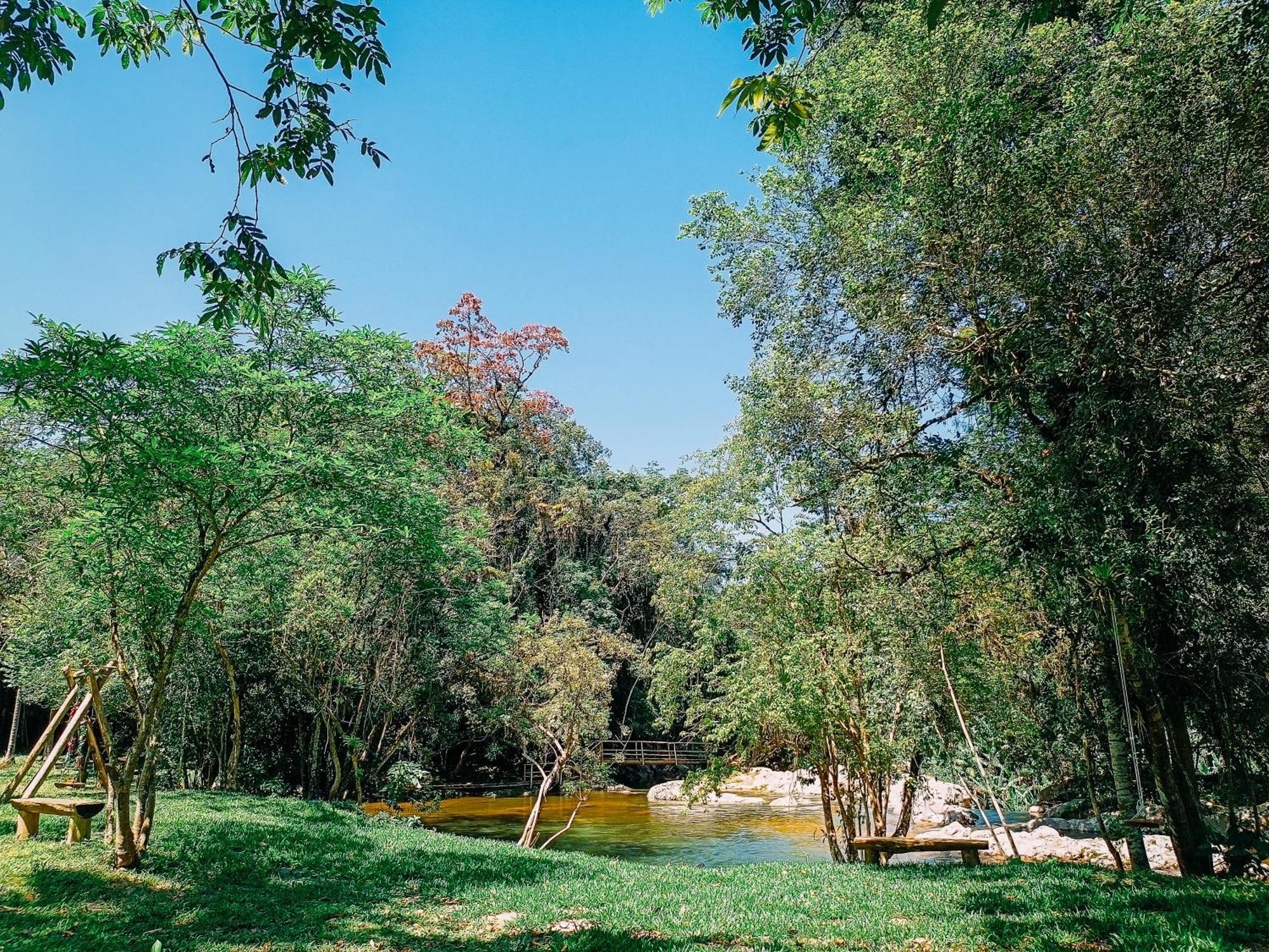 Alojamento de Turismo Selvagem Com Cachoeira No Quintal *